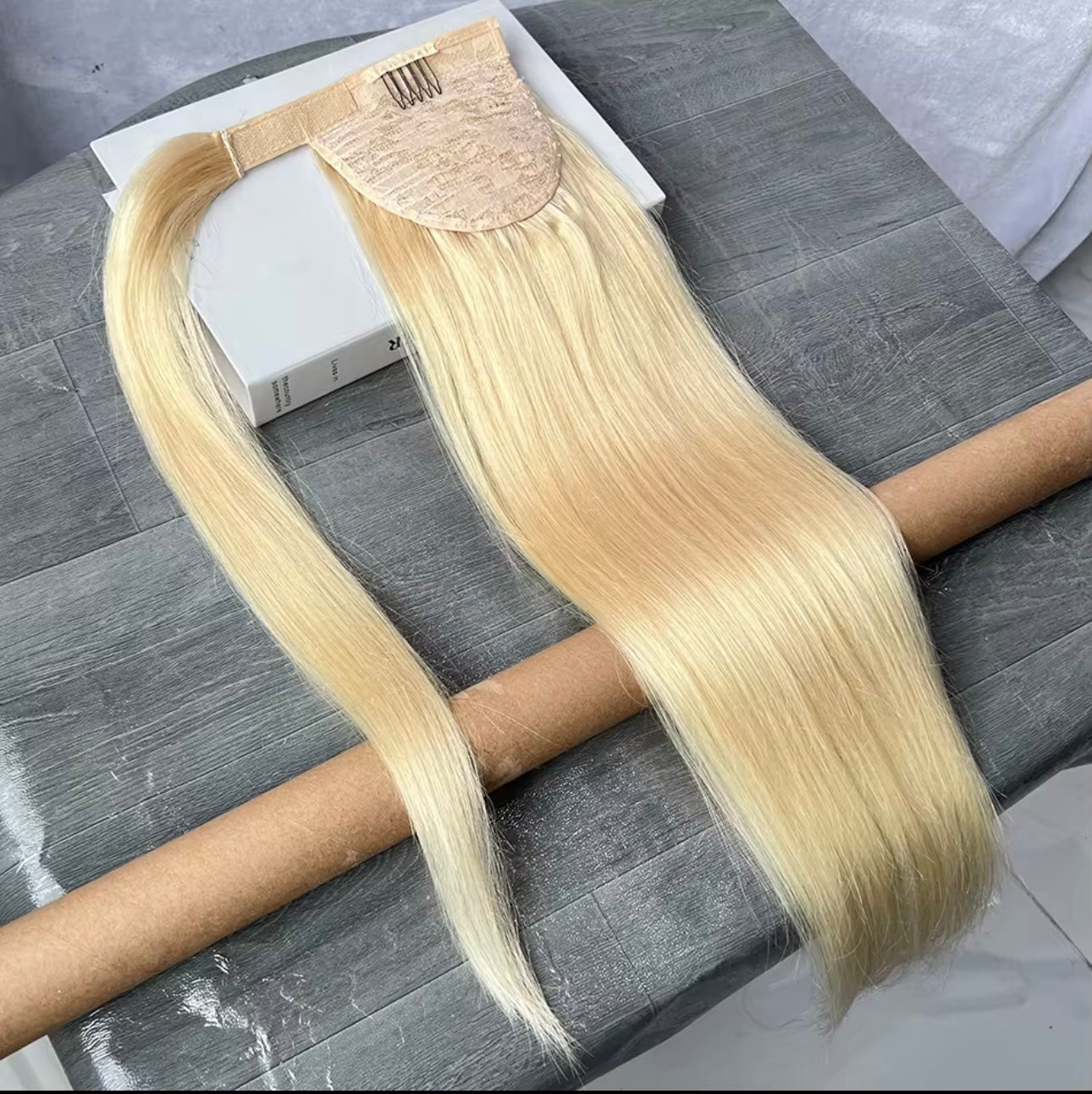 Clip Coleta Rubio Liso