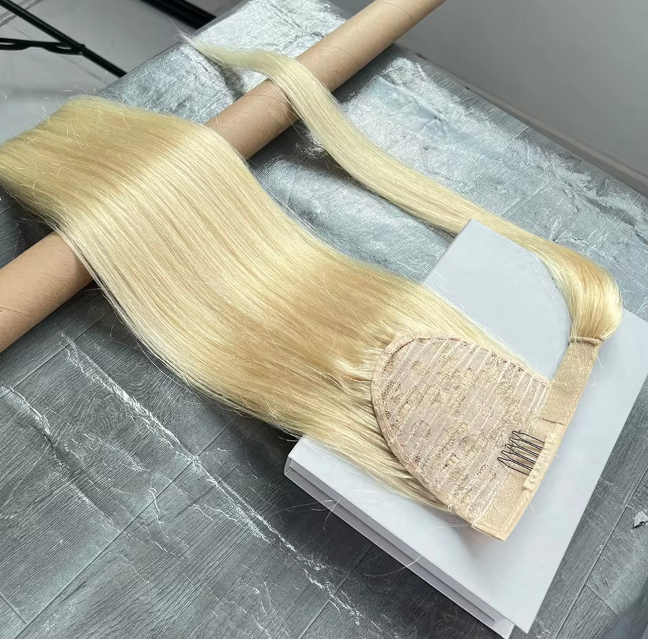 Clip Coleta Rubio Liso