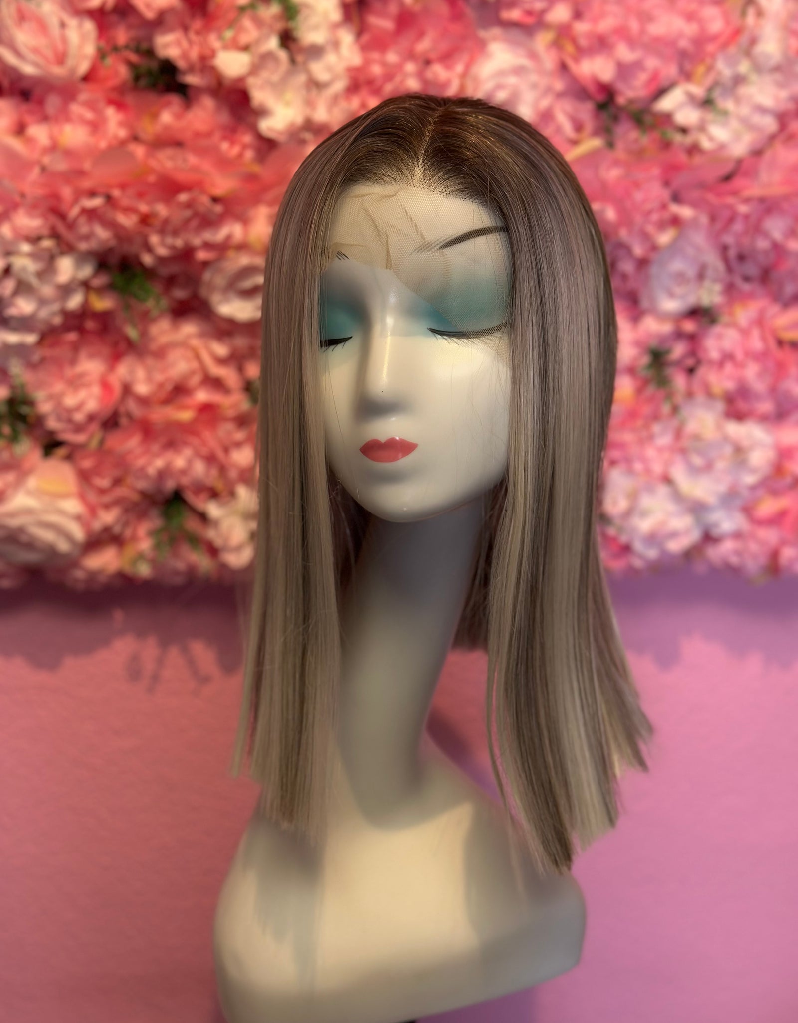 Peluca Sintética 40 Cm - 16 Pulgadas Liso Gris con Mechas