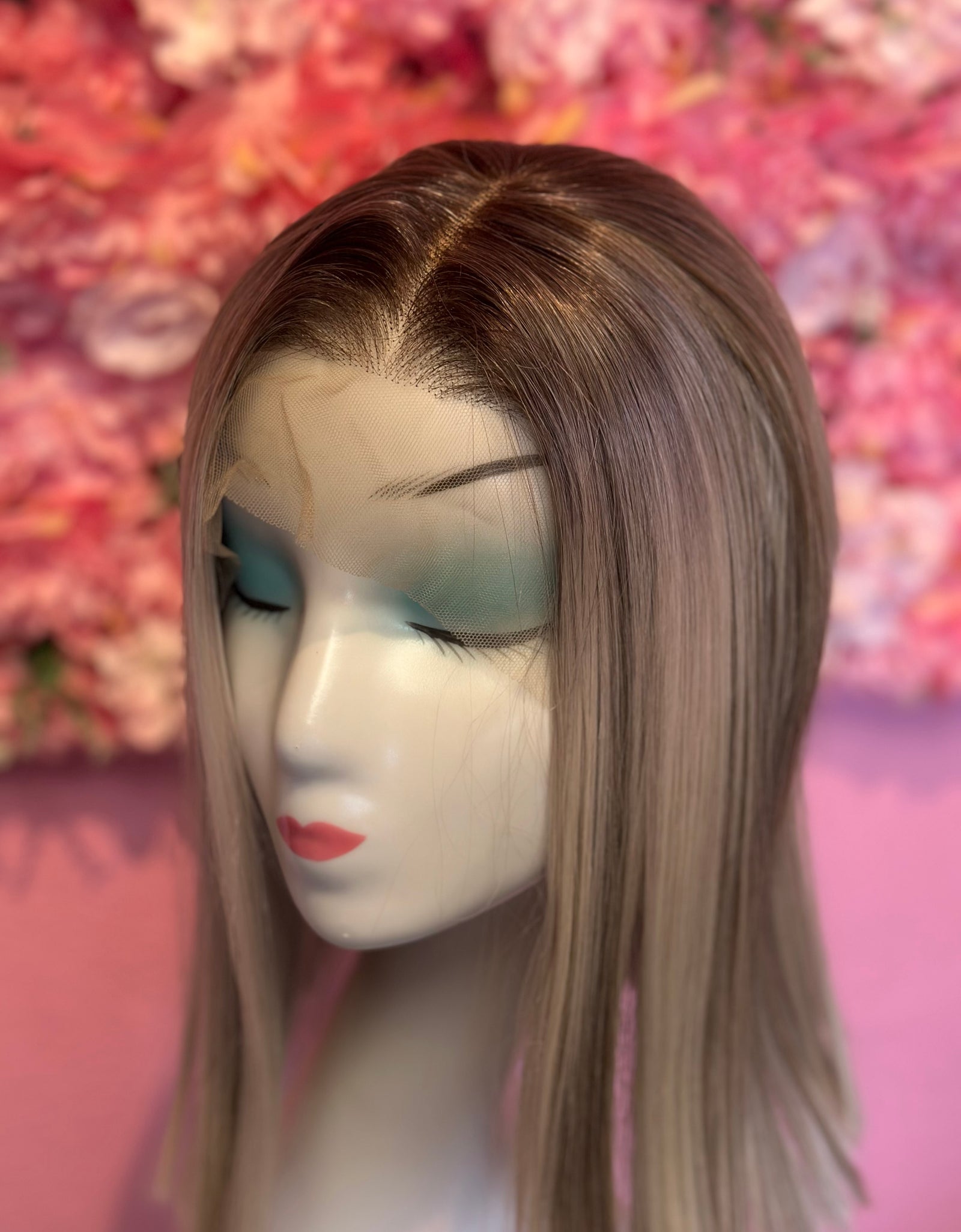 Peluca Sintética 40 Cm - 16 Pulgadas Liso Gris con Mechas